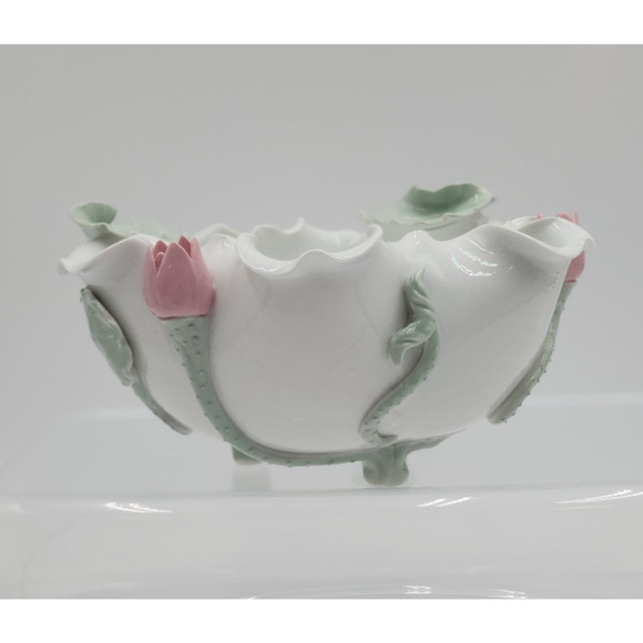Mid-Century Majolica Pottery White Water Lilly Pattern Bowl Ruffled Edges - Picture 4 of 8